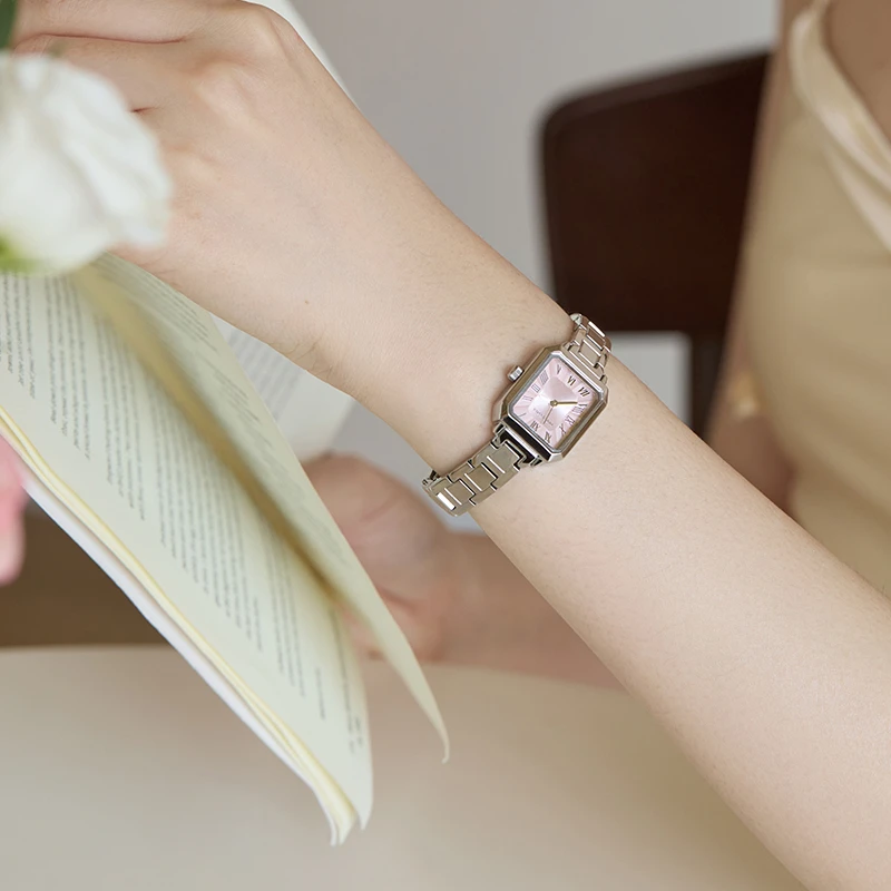 2025新款女士手表轻奢小众防水小方糖精致百搭高颜值名牌防水表