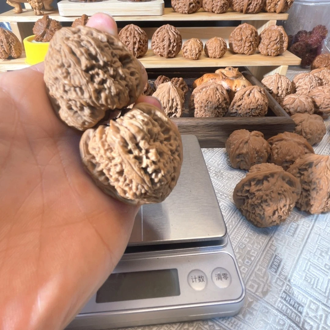 u***-核桃南疆石 文玩核桃