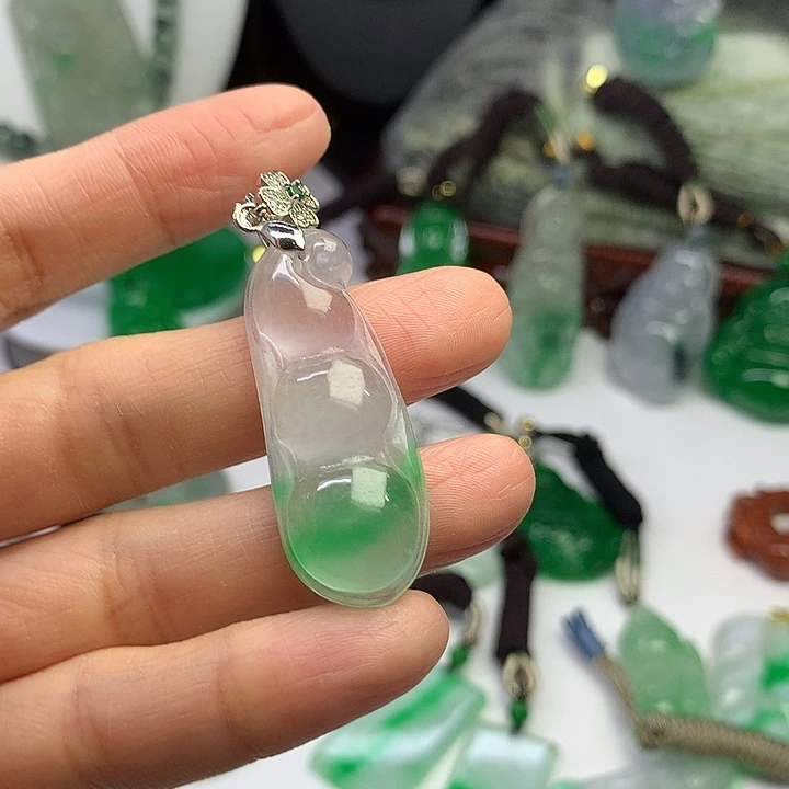 吊坠(赠链)未镶嵌翡翠