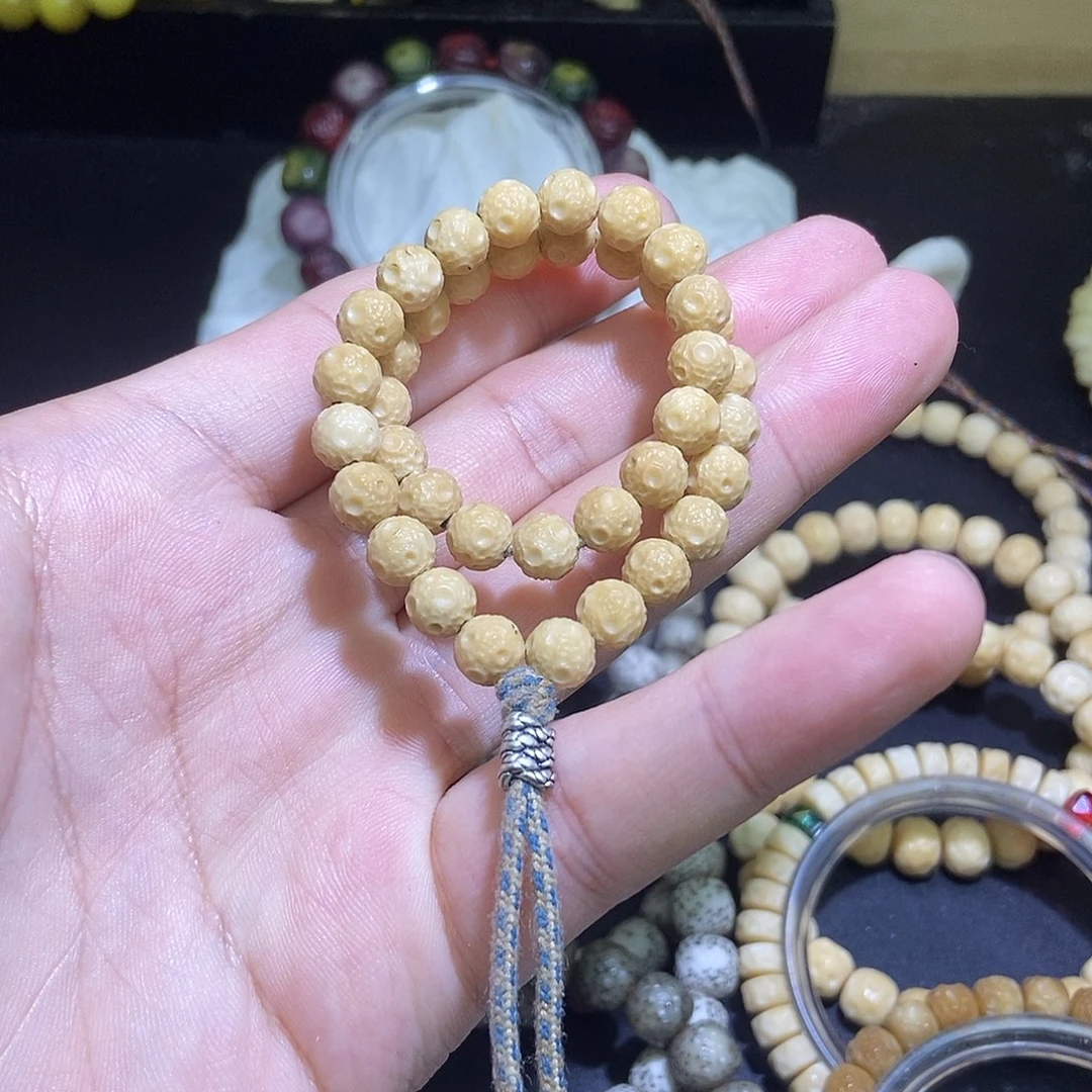 吊坠星月菩提龙脊手持陨石坑