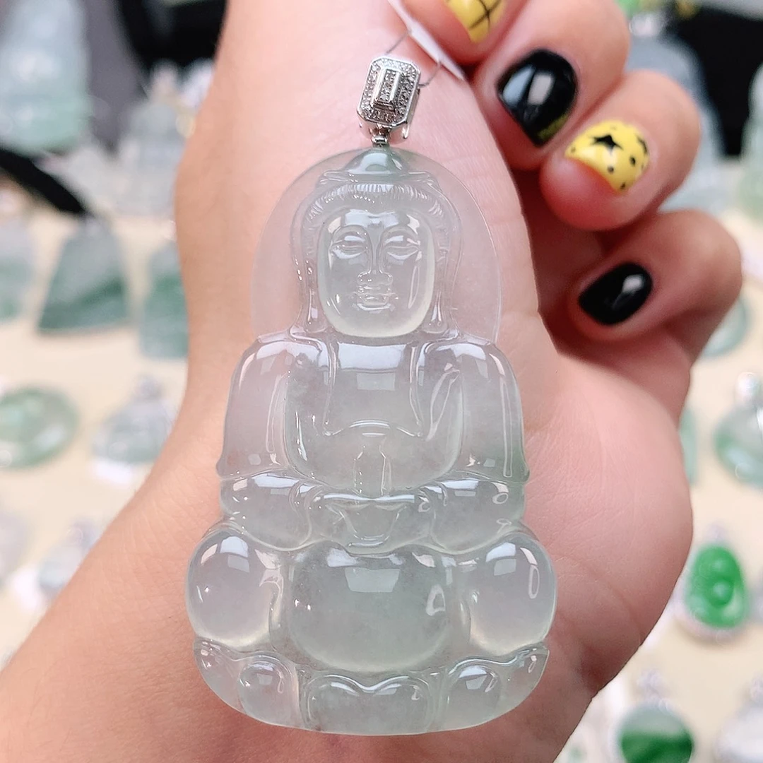 翡翠18K金镶嵌颈饰观音