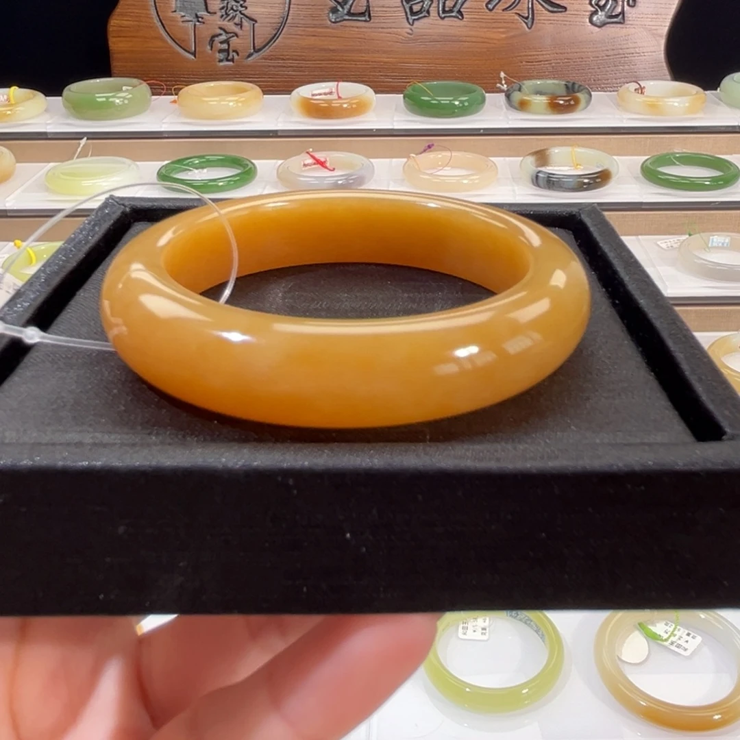 和田玉未镶嵌手镯油膏糖