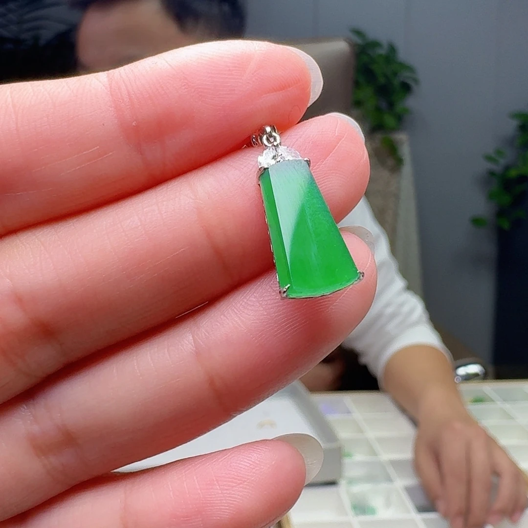 翡翠18K金镶嵌吊坠(不含链)天然