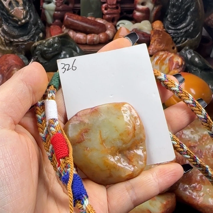 未镶嵌透闪石质玉珠宝奇石