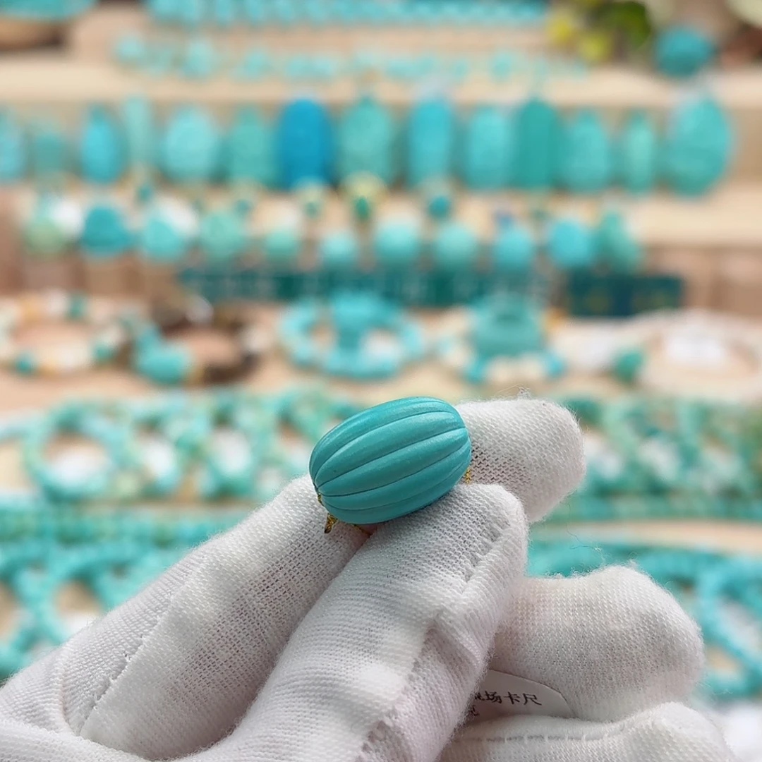 绿松石未镶嵌珠宝奇石