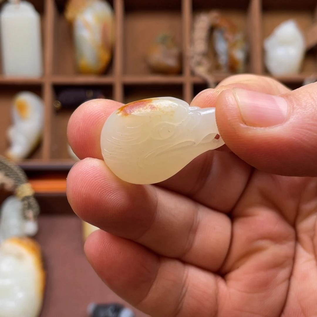 唔***理和田玉未镶嵌挂件