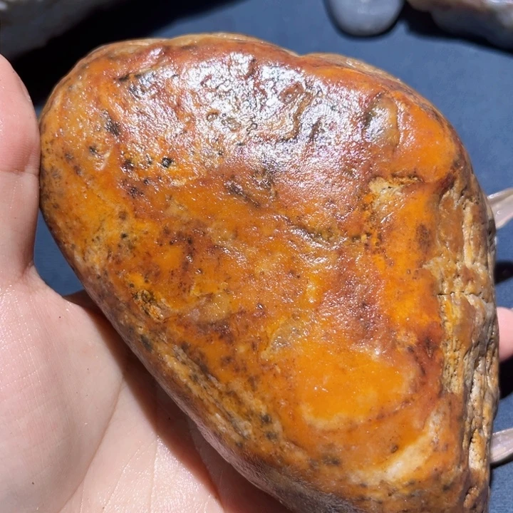 和田玉（糖玉）未镶嵌珠宝奇石