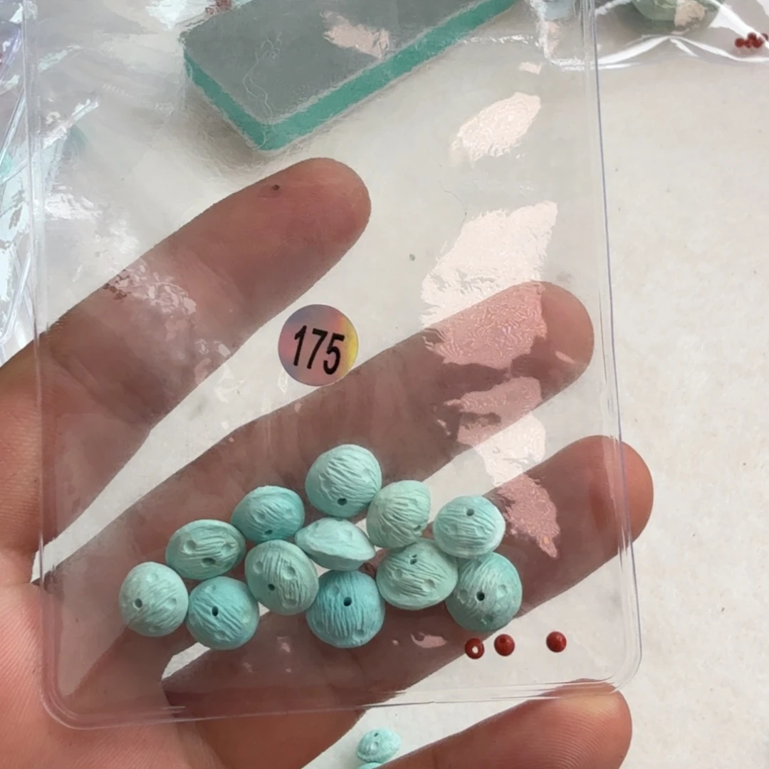 凤***城未镶嵌南红玛瑙珠宝奇石