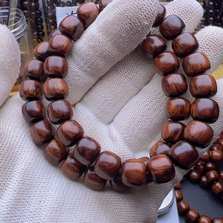 木S****Y海南红降黑金满纹1.0满芝麻点45颗精品超一档