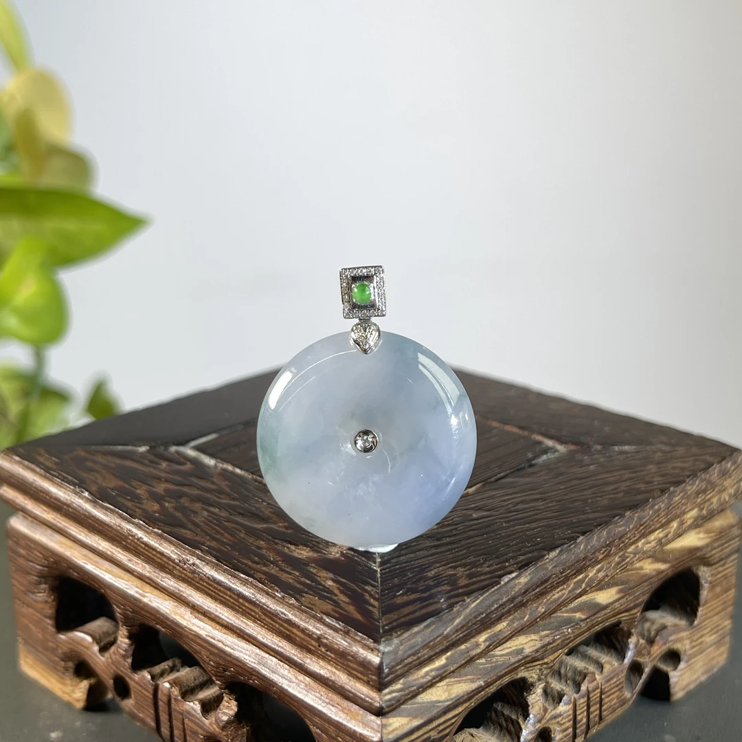 JCW17-157  天然缅甸A货翡翠  18K含钻镶嵌平安扣