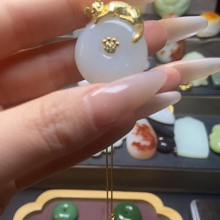 和田玉未镶嵌项链