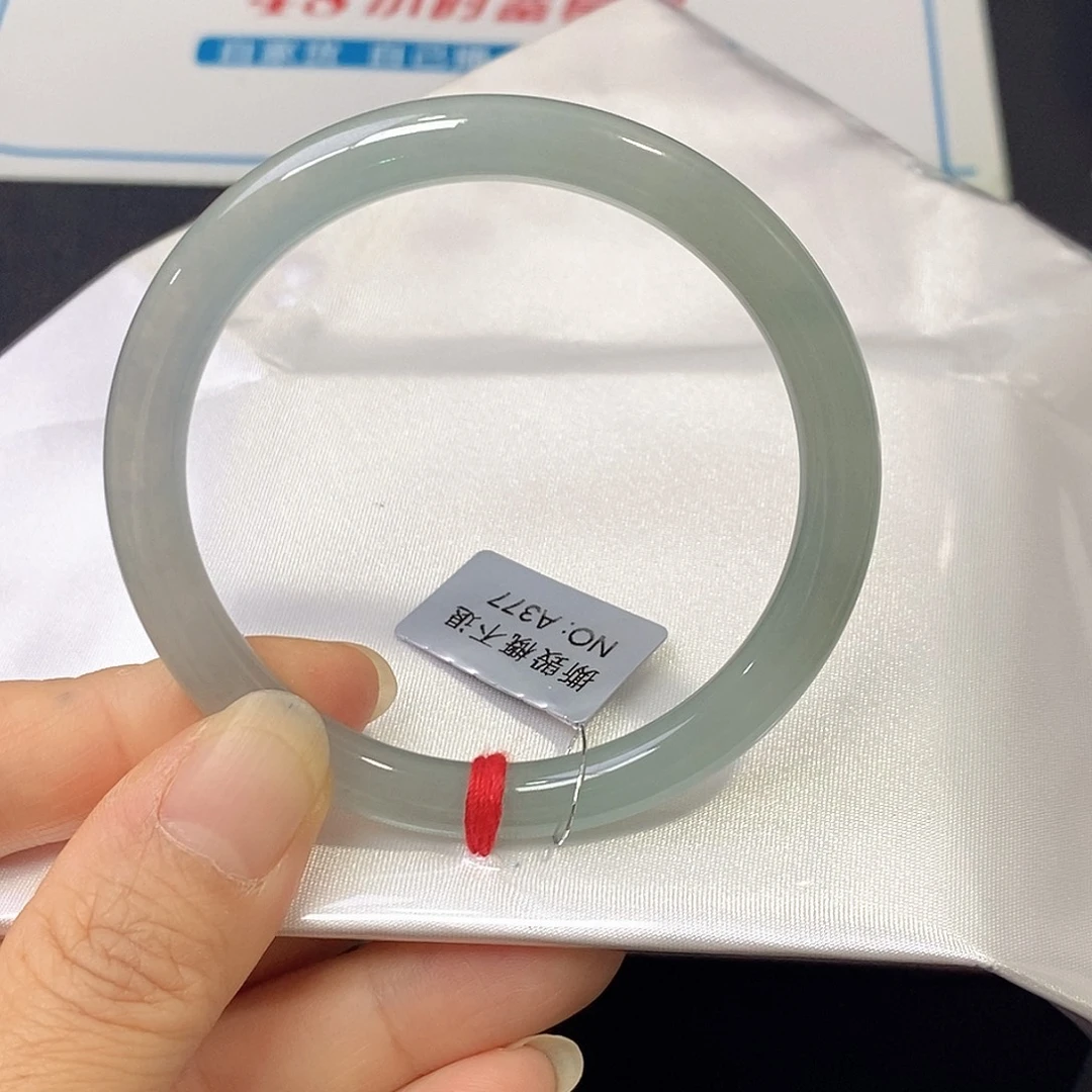 翡翠未镶嵌手镯（圆镯）54