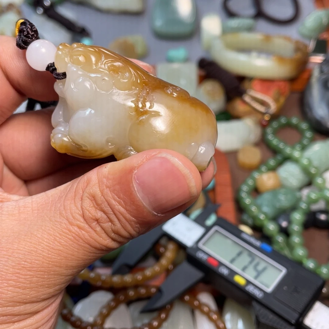 和田玉颈饰未镶嵌陈*华