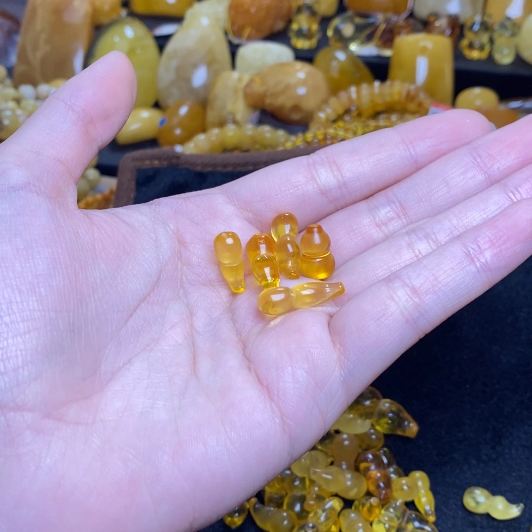 琥珀未镶嵌珠宝奇石