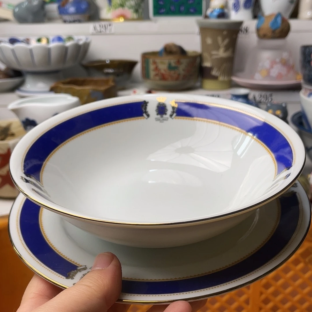 瓷片曙*我不在这里吃饭的人太吵没时间聊