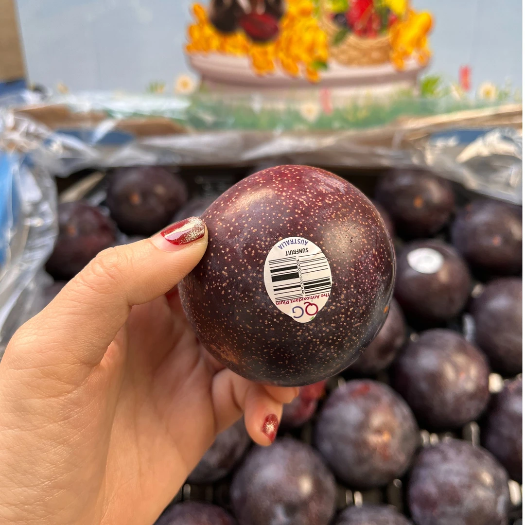 现货澳洲胭脂李皇后李1-4斤进口红肉恐龙蛋李子新鲜水果顺丰发货