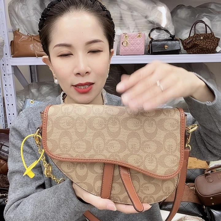 蚕丝小牛剖层皮革PU