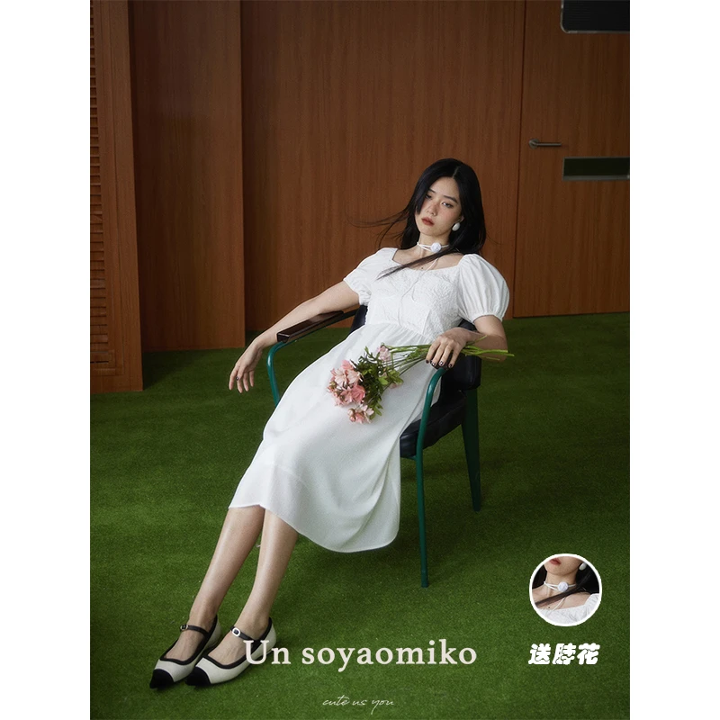 芍药居少女｜「荒野玫瑰」黑白色胸衣法式分割方领肌理连衣裙女夏