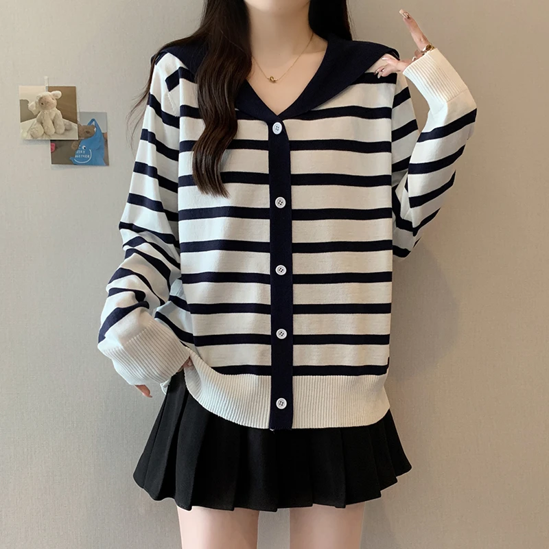 2025秋装新款胖mm大码女时尚减龄海军领撞色条纹针织上衣