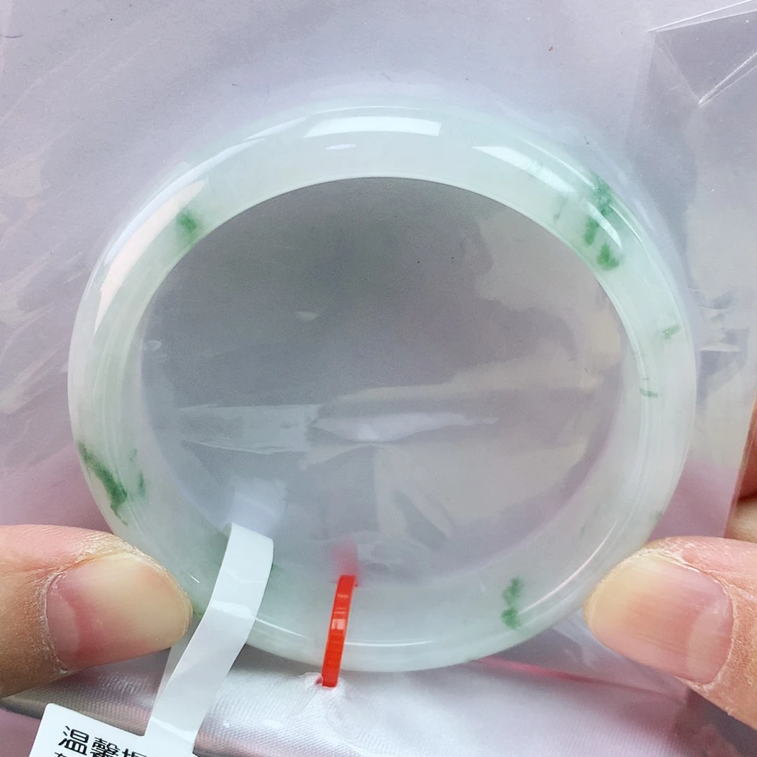翡翠手镯未镶嵌50圈