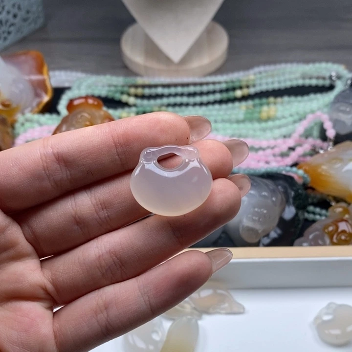 玛瑙/玉髓未镶嵌颈饰玛瑙