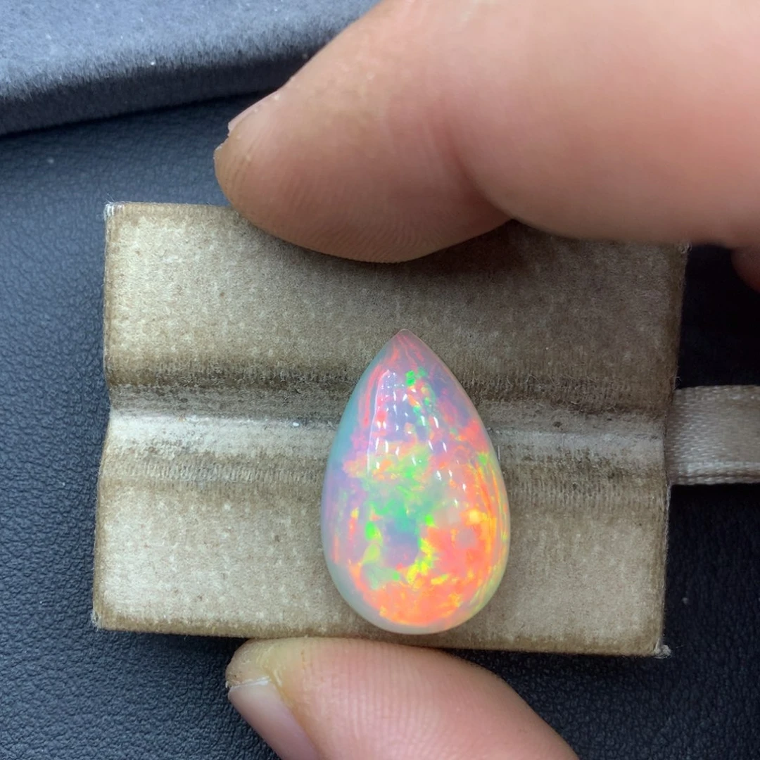 未镶嵌欧泊笔搁8.1ct埃塞俄比亚