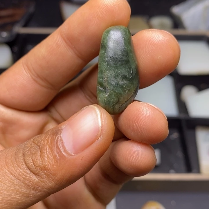 এ***༊定制和田玉未镶嵌挂件