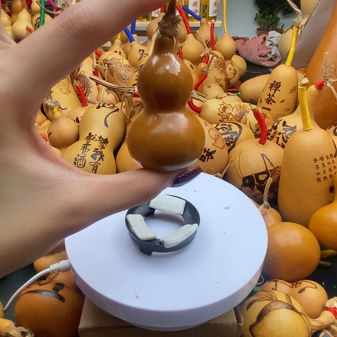 曾***帅香榧木葫芦工艺品
