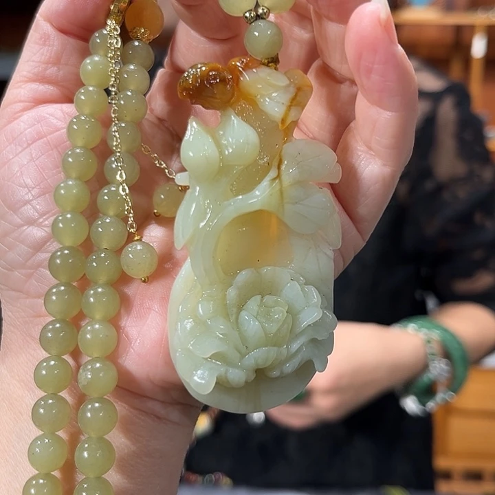 颈饰未镶嵌和田玉