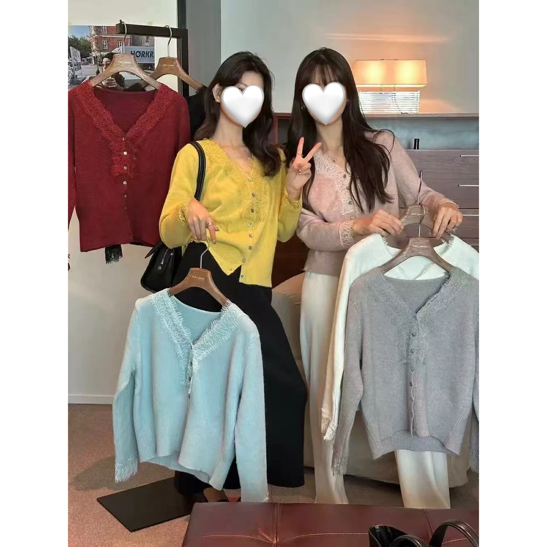 59194 睫毛弯弯～韩系温柔气质蕾丝花边V领毛衣