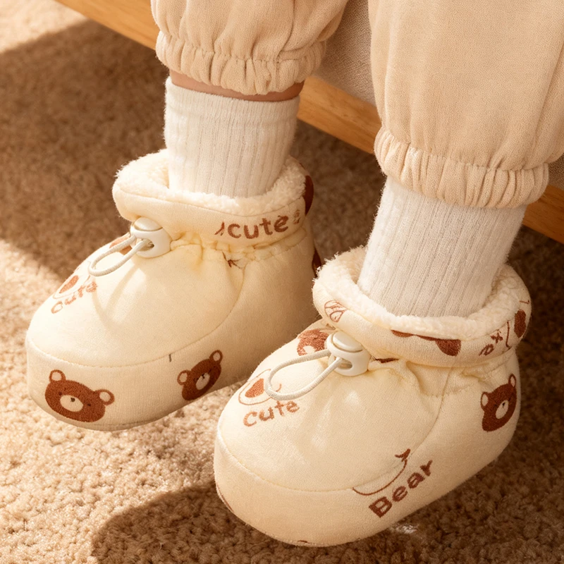 婴儿软底步前鞋新生儿秋冬加绒加厚防掉爬行鞋不掉袜鞋0-12月棉鞋