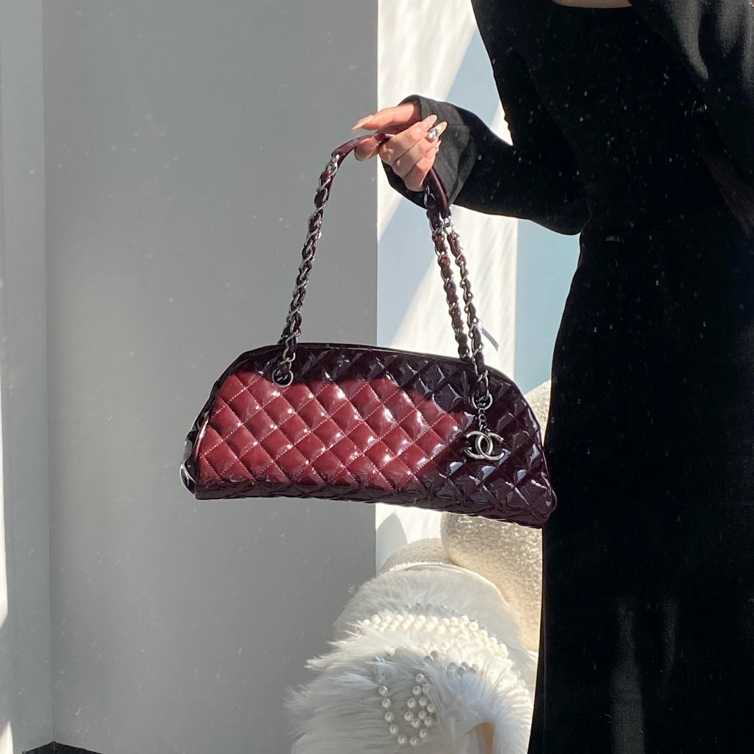 95新 Chanel/香奈儿 chanel酒红色保龄球单肩包