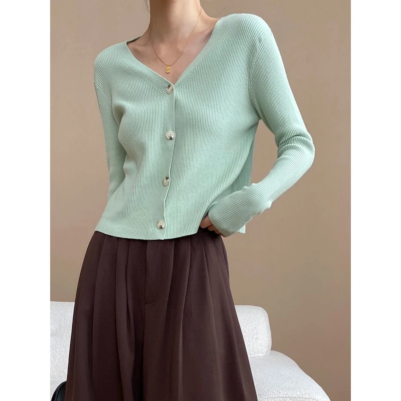 2025早秋新款基础款百搭气质V领修身显瘦坑条针织开衫女士上衣