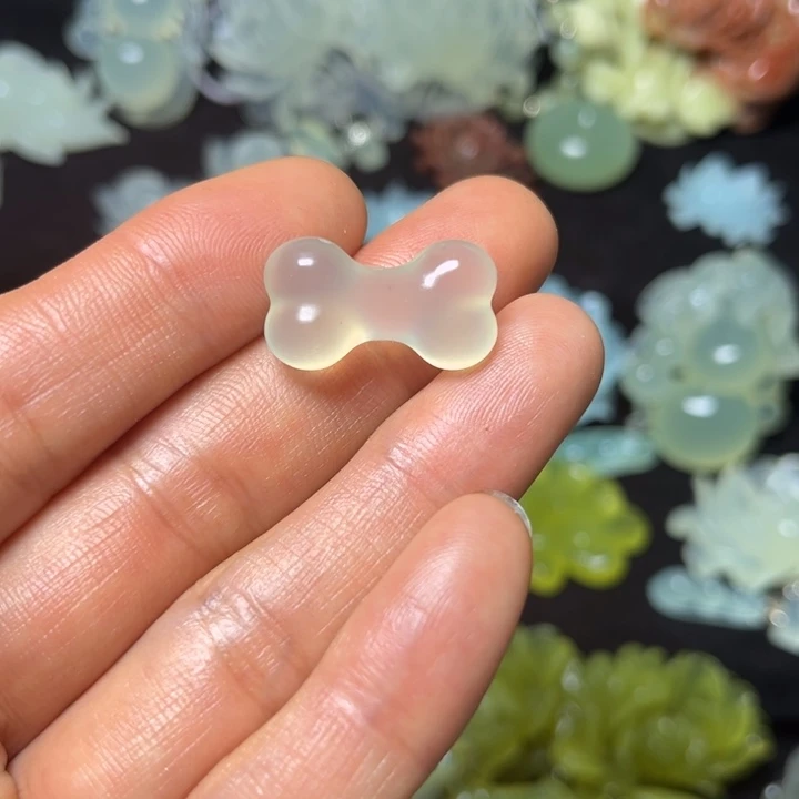 蛇纹石玉未镶嵌颈式