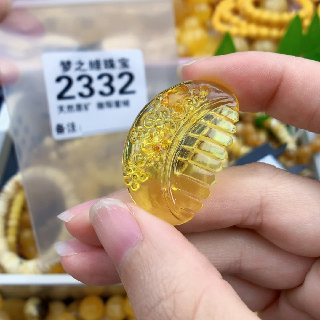 未镶嵌琥珀裸石梳子