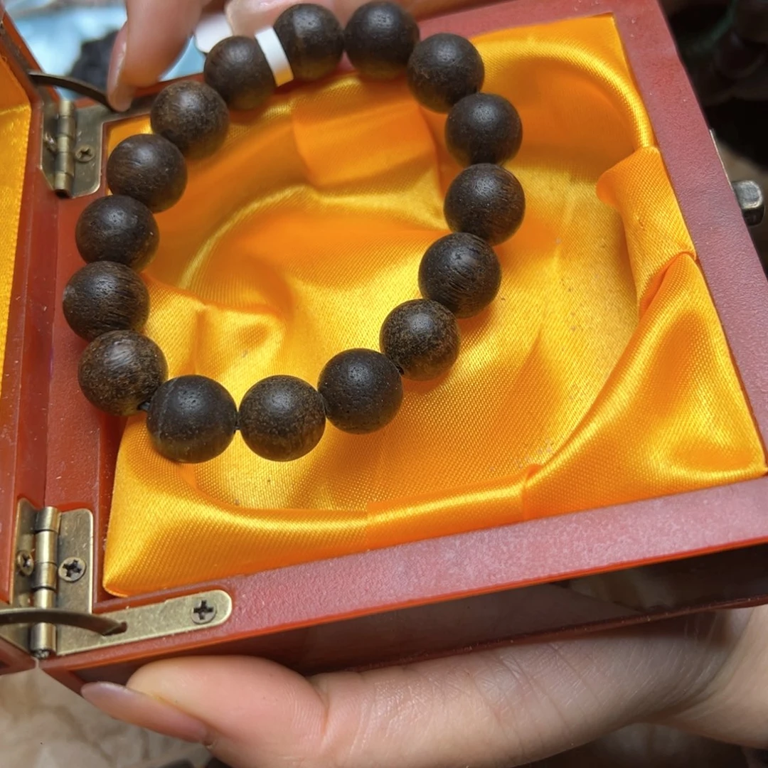 大叶紫檀（黑酸枝木类）