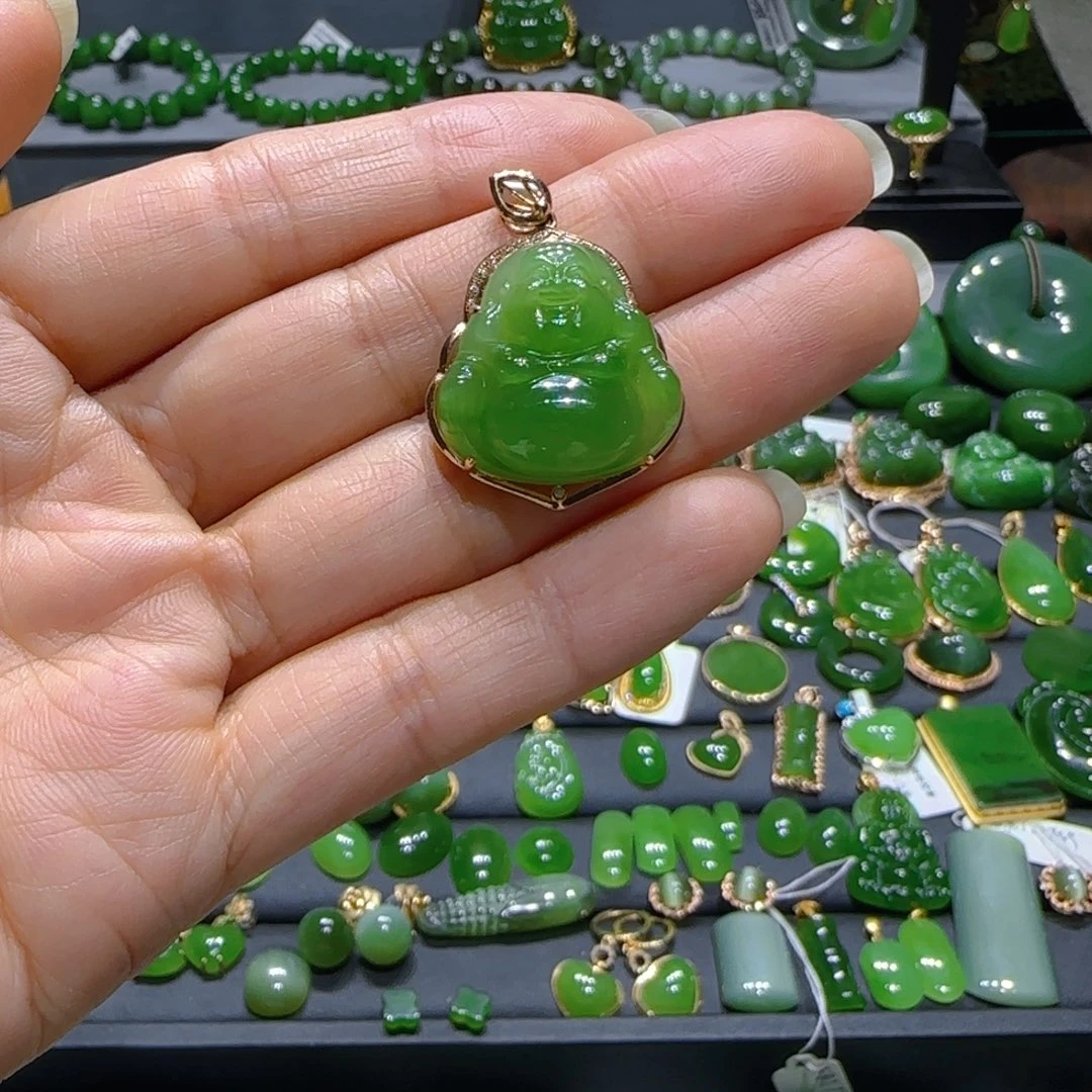 夕***存颈饰18K金镶嵌和田玉（碧玉）