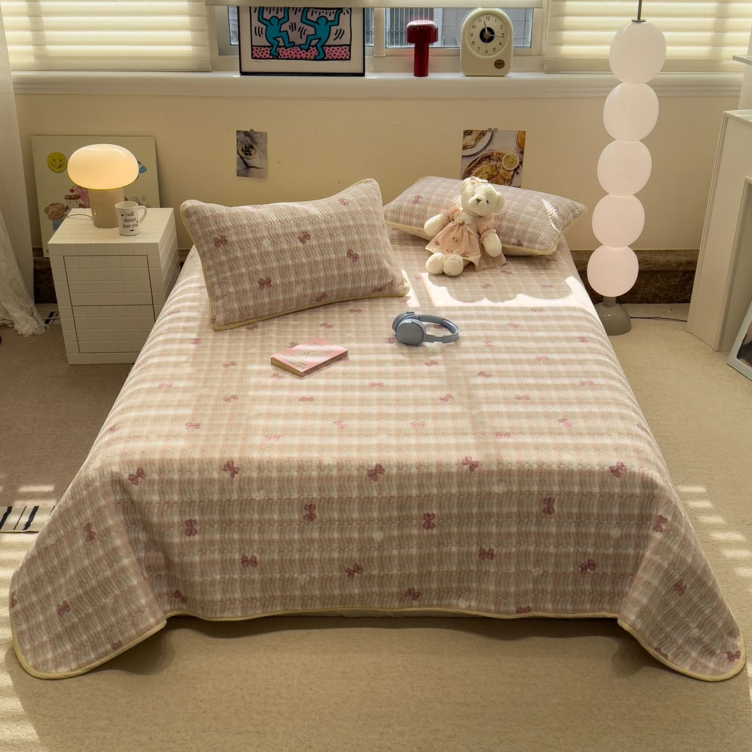 【L·W梨窝】ins风小清新缇芙妮绒卡通大版毛巾绣刺绣款床盖三件套