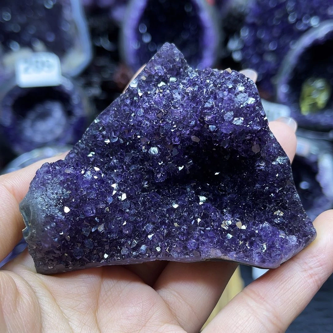 紫晶未镶嵌大型摆件（非配饰）