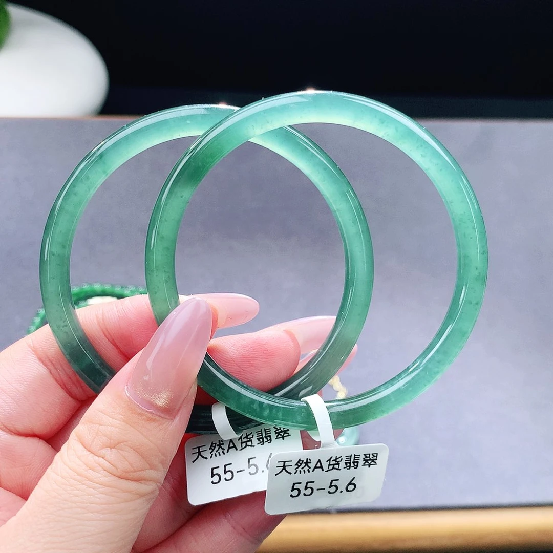 未镶嵌手镯（圆镯）翡翠