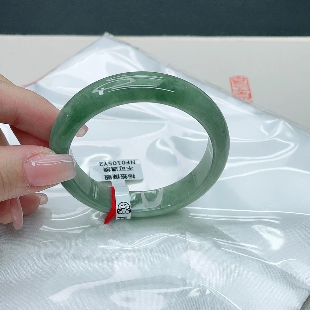 翡翠手镯未镶嵌正54.7