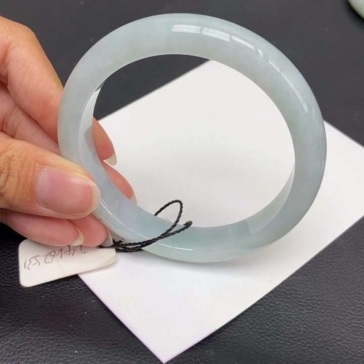 翡翠手镯未镶嵌?***娘61正圈