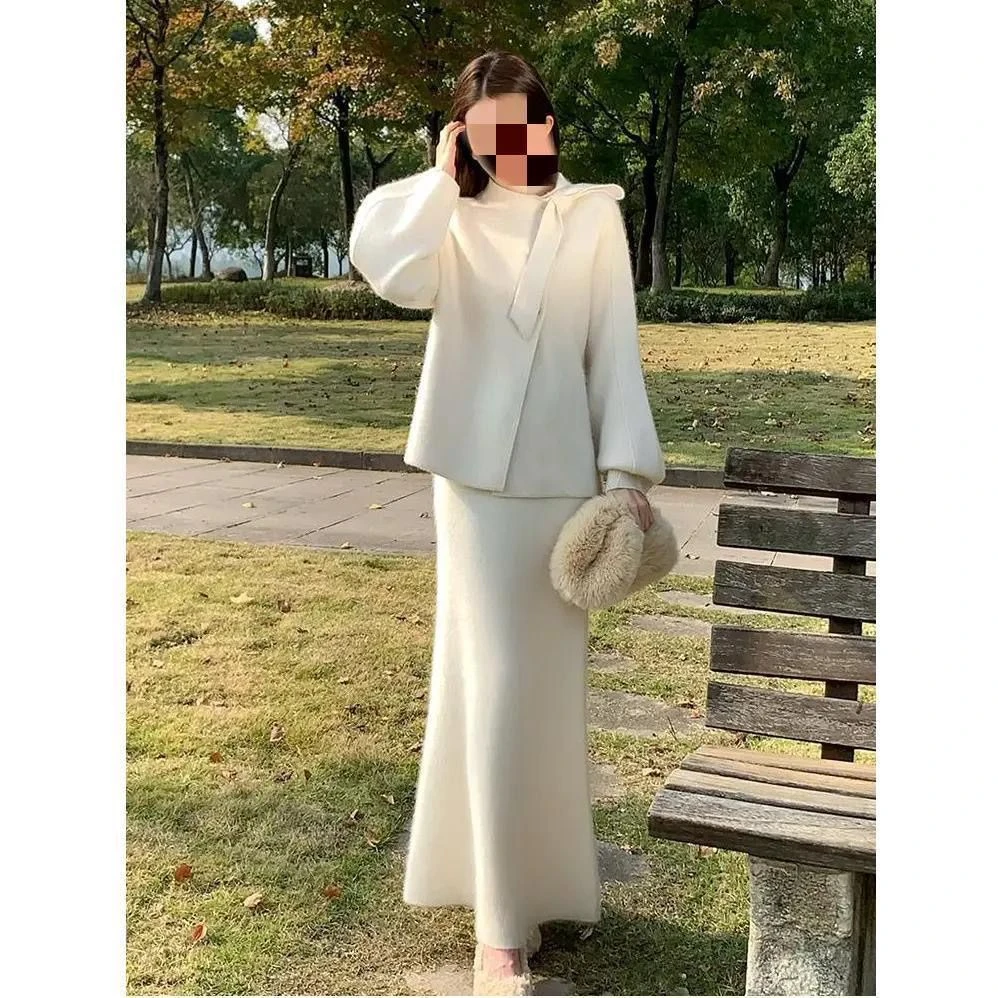 早秋端庄大气名媛高级感温柔小香风白色针织毛衣套装女百搭两件套