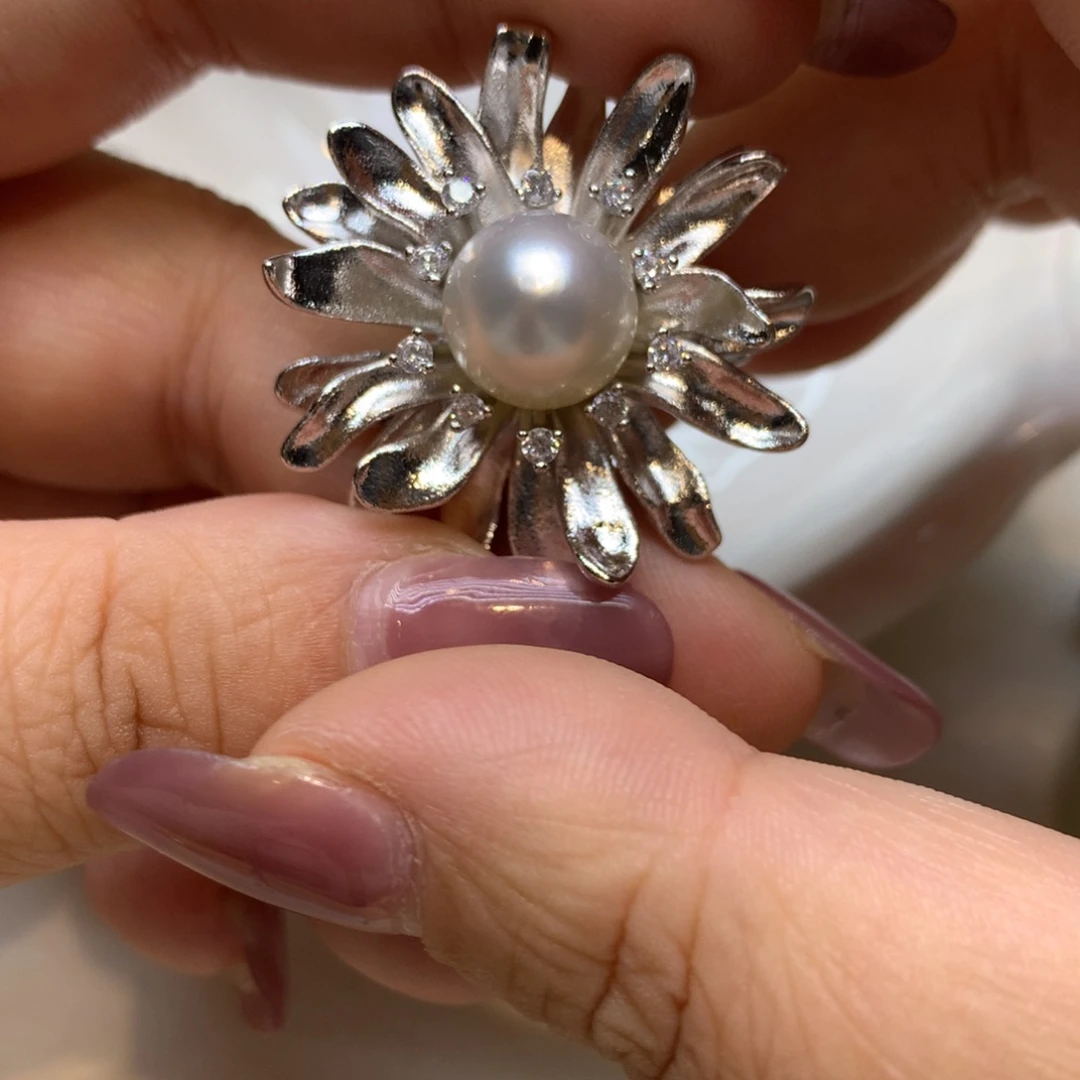 未镶嵌胸饰海水珍珠