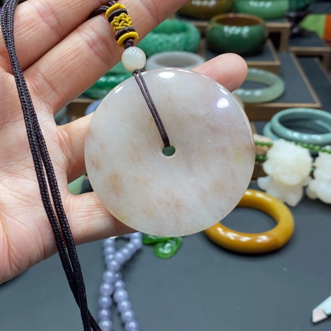 石英质玉吊坠未镶嵌