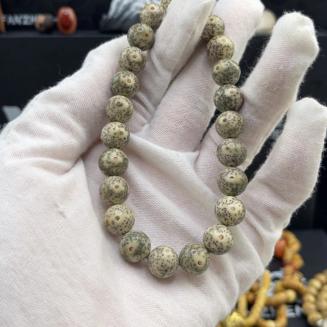 星月菩提手串石玉10手持针尖星青花