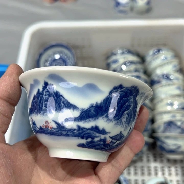 瓷片白青花万里江山压手杯全品