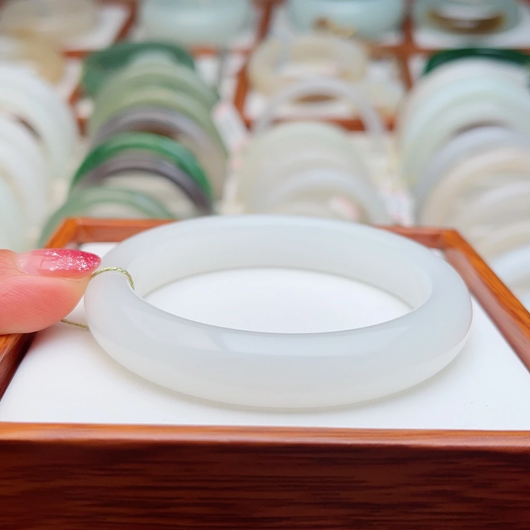 和田玉未镶嵌手镯55.6