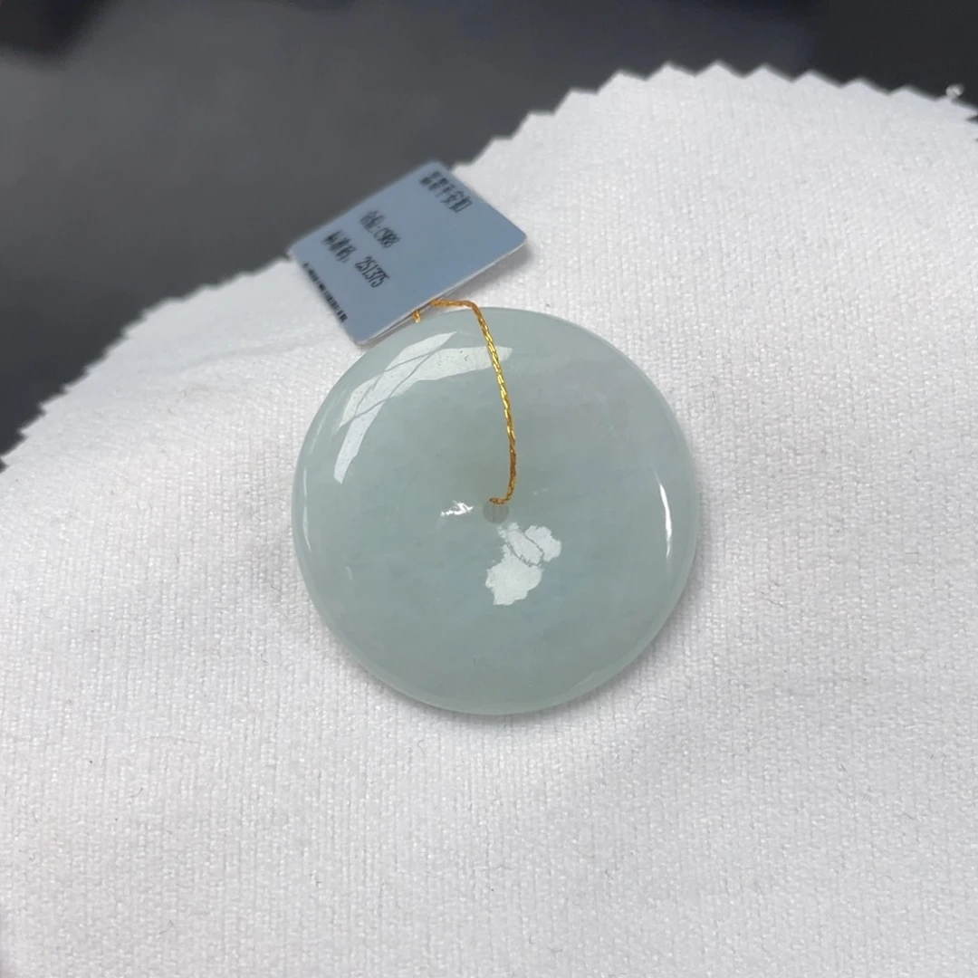 翡翠未镶嵌颈饰平安扣