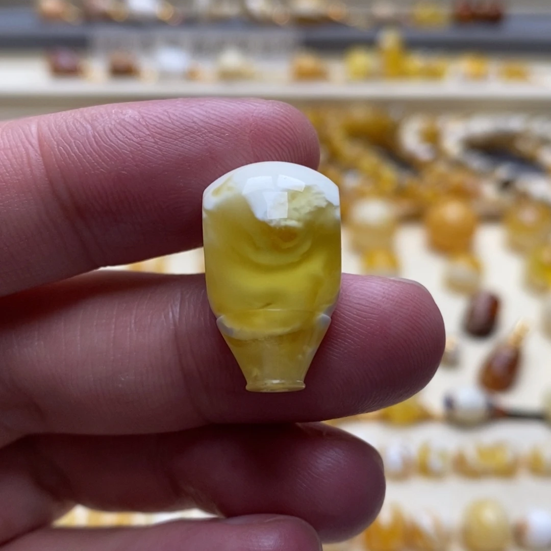琥珀未镶嵌珠宝奇石